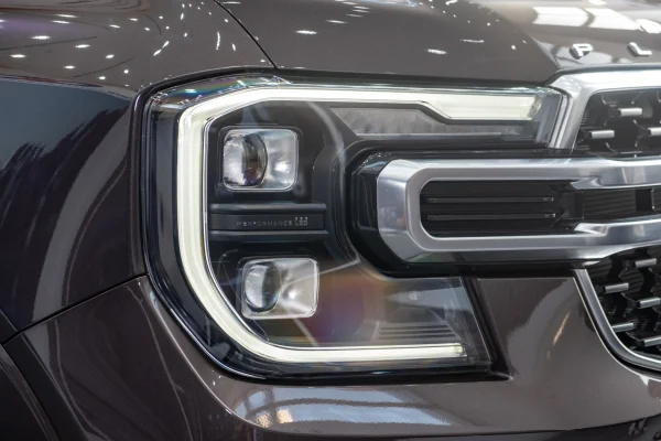 Ford Everest Platinum Mới 2.0L AT 4X4