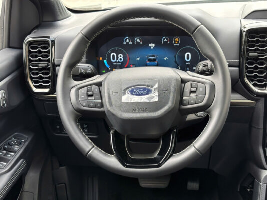 Ford Everest Platinum 2.0L AT 4×2