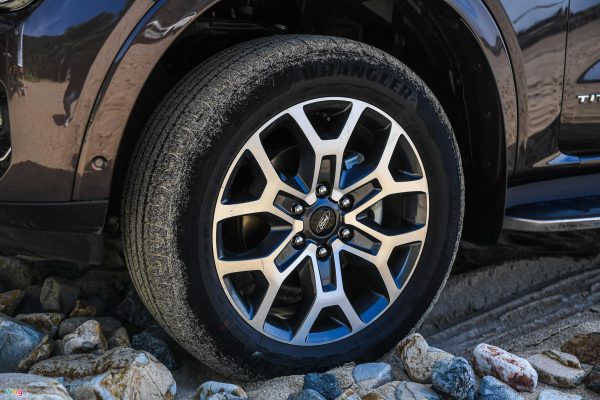 Ford Everest Ambiente 2.0L Turbo